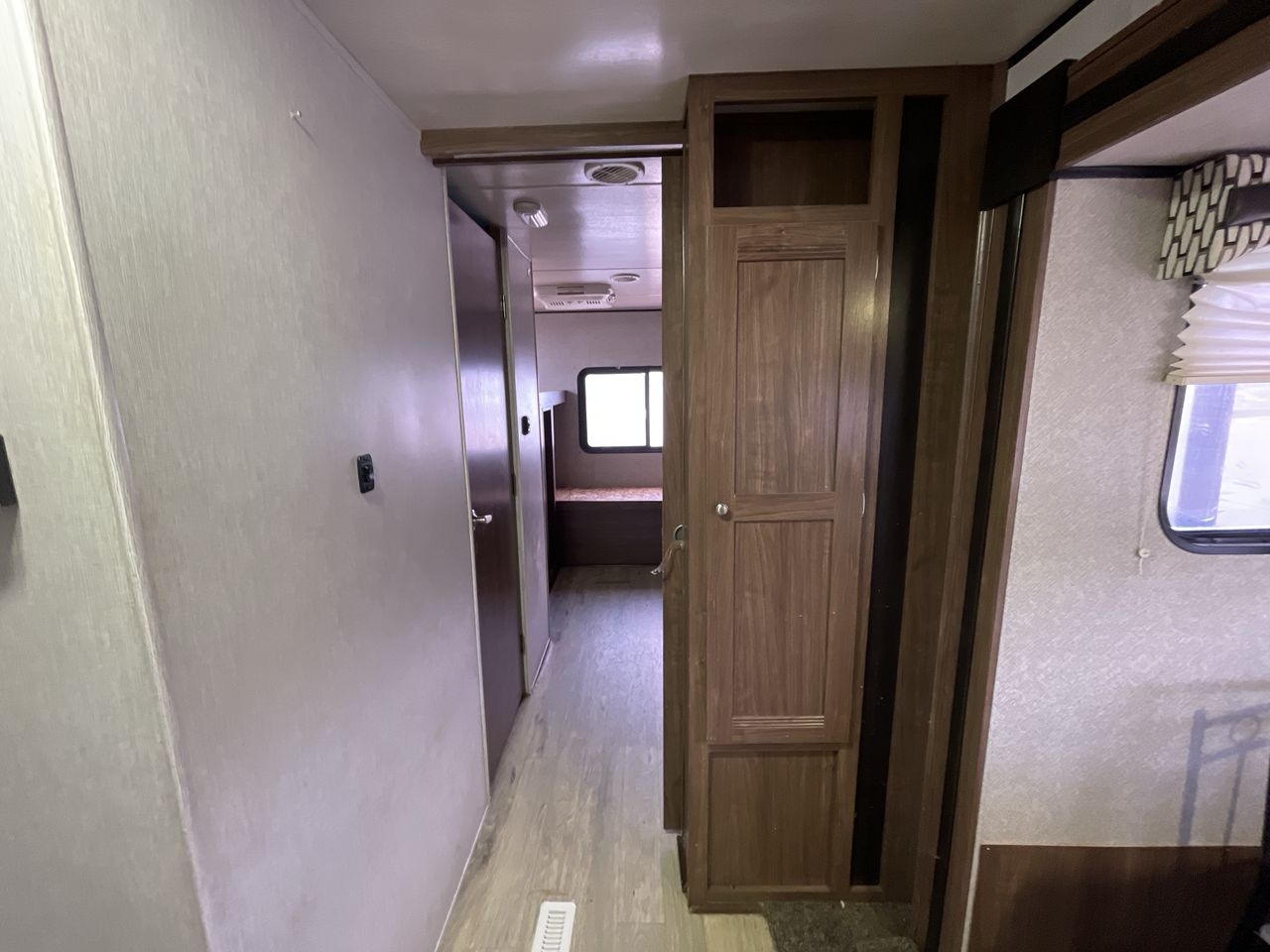 2018 HEARTLAND PROWLER 32LX