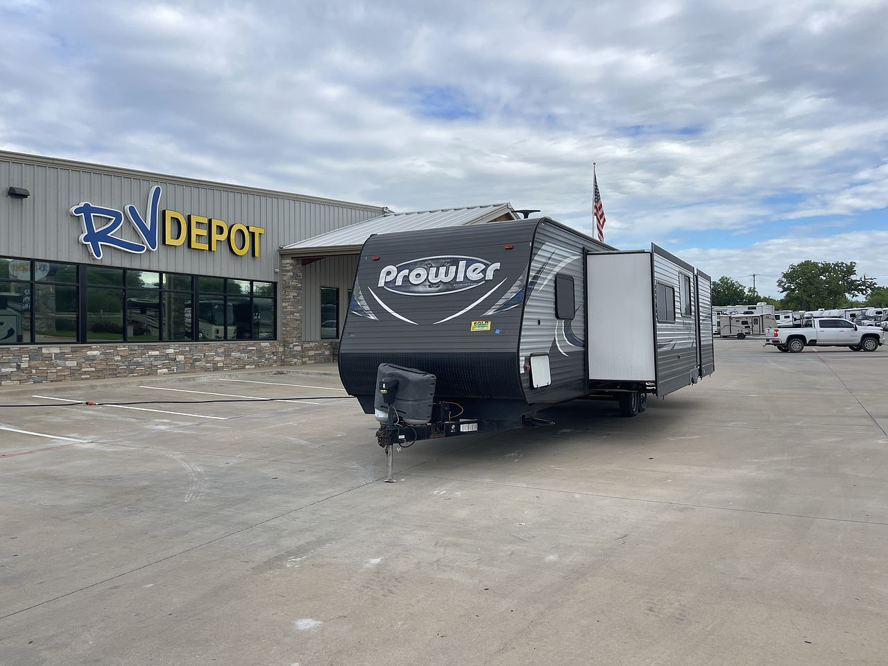 2018 HEARTLAND PROWLER 32LX