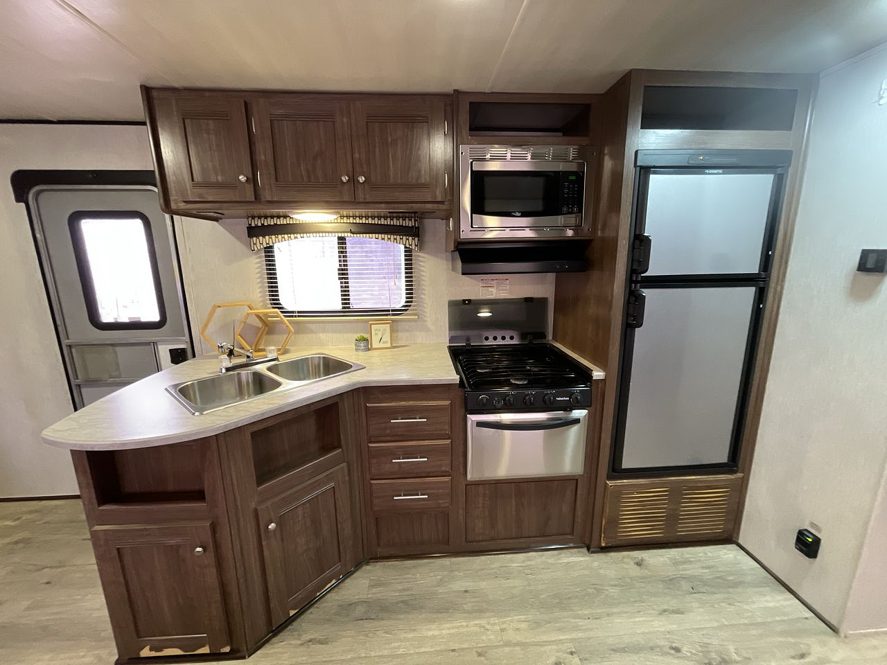 2018 HEARTLAND PROWLER 32LX