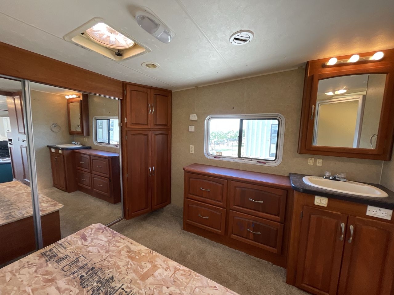 2008 MCKENZIE LAKOTA 34BHT