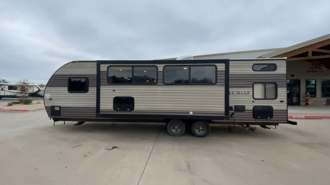 2017 FOREST RIVER CHEROKEE GRAY WOLF 2