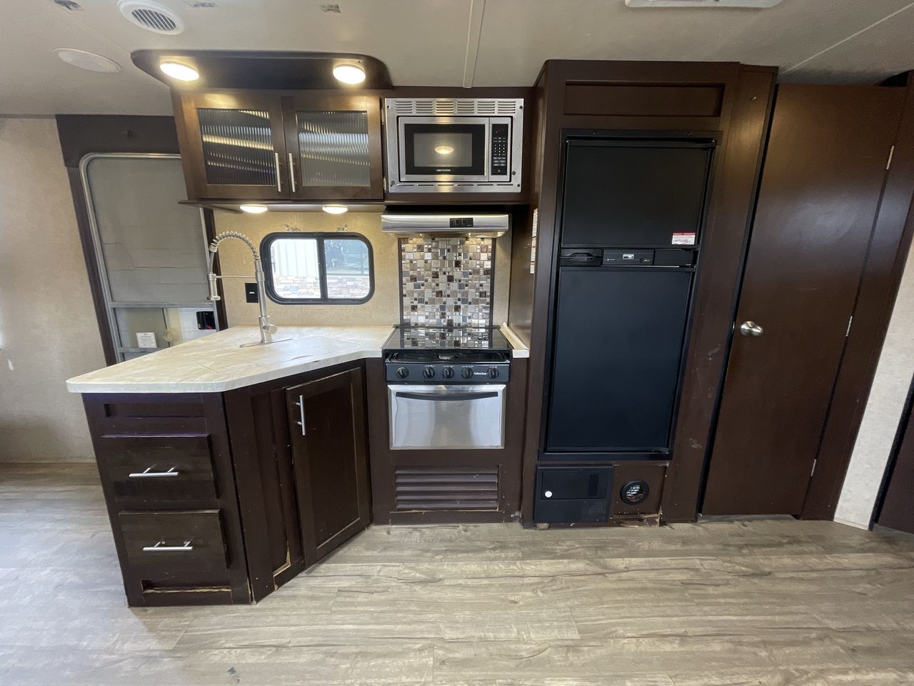 2017 FOREST RIVER CHEROKEE GRAY WOLF 2