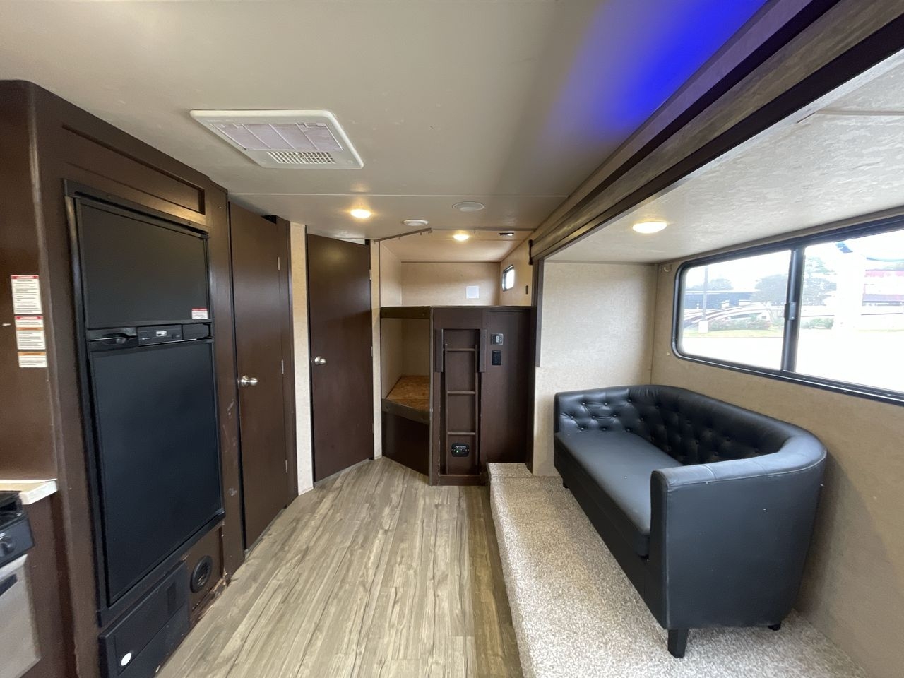 2017 FOREST RIVER CHEROKEE GRAY WOLF 2