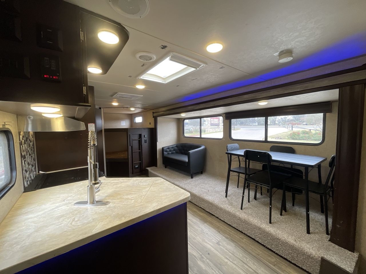 2017 FOREST RIVER CHEROKEE GRAY WOLF 2