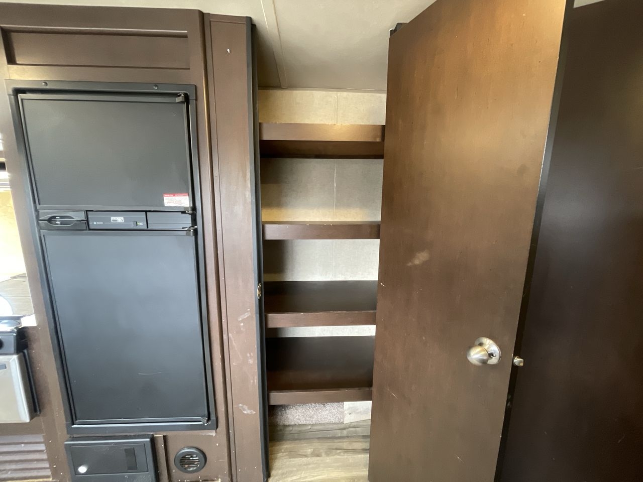 2017 FOREST RIVER CHEROKEE GRAY WOLF 2