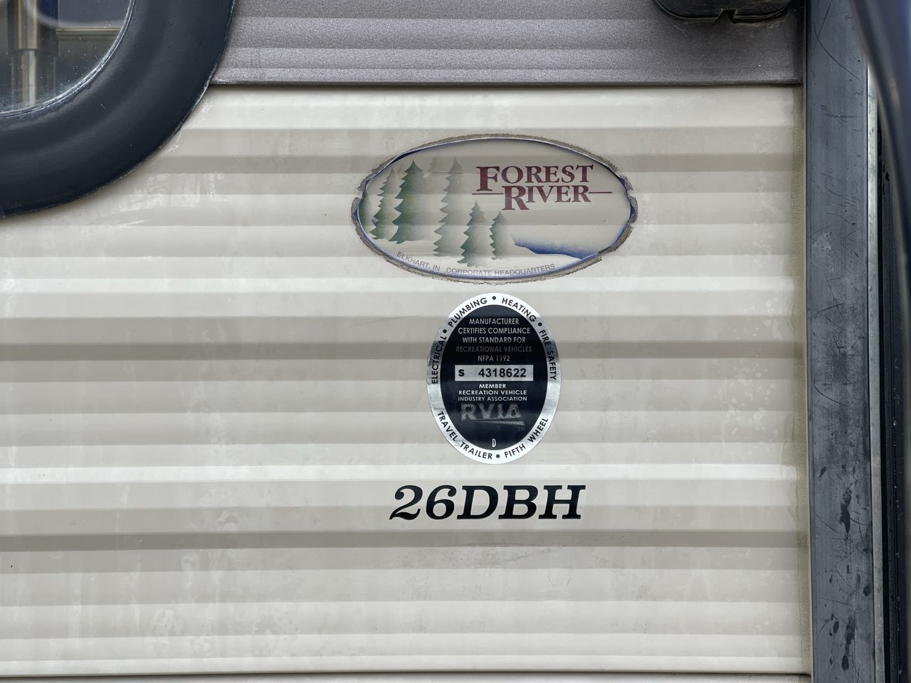 2017 FOREST RIVER CHEROKEE GRAY WOLF 2