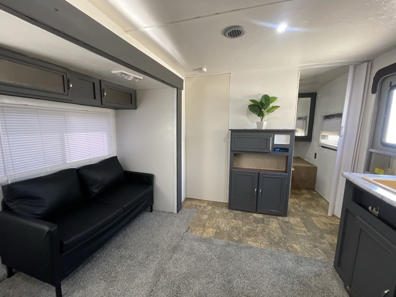 2016 PALOMINO PUMA 30DBSC