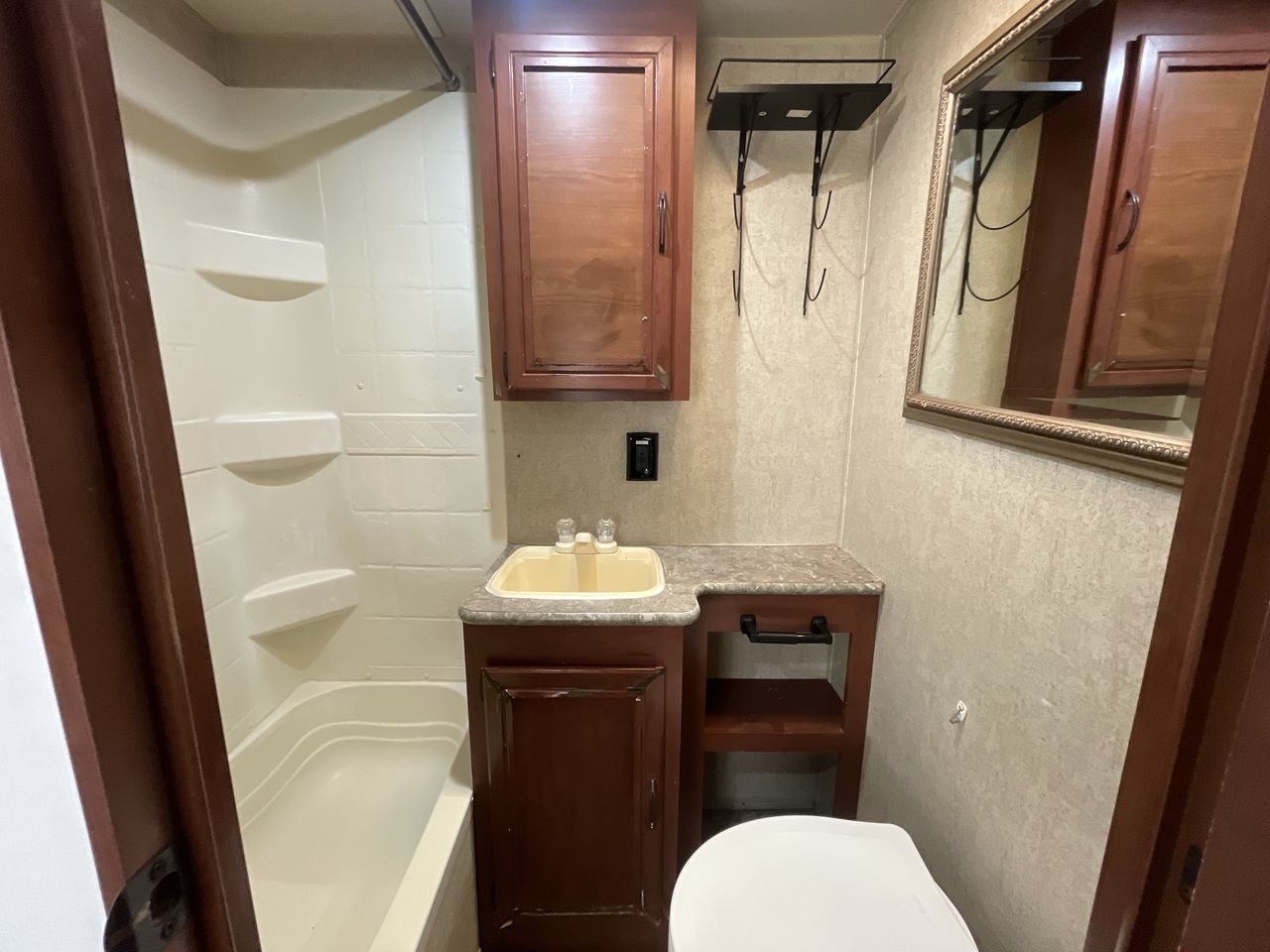 2016 PALOMINO PUMA 30DBSC