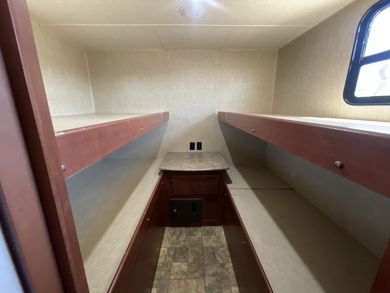 2016 PALOMINO PUMA 30DBSC