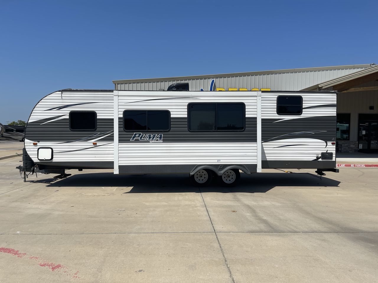 2016 PALOMINO PUMA 30DBSC