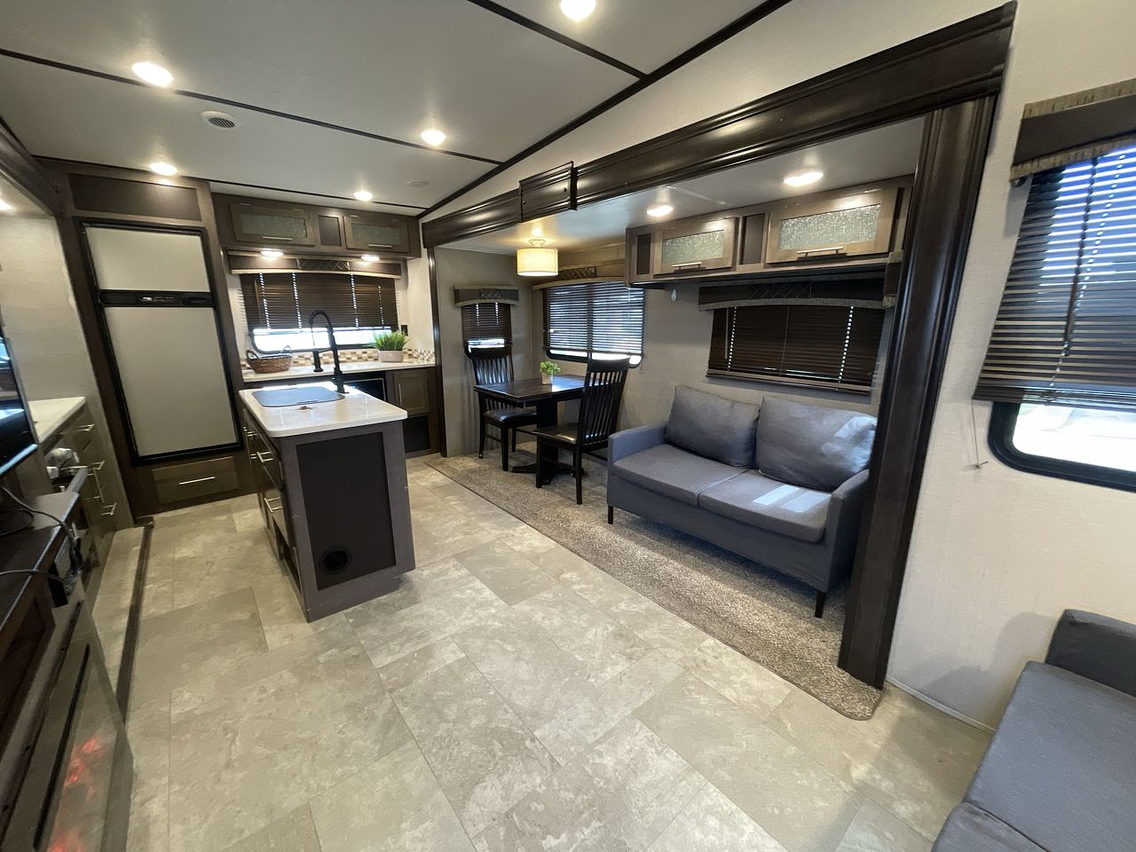2018 CROSSROADS RV CRUISER AIRE 28RD
