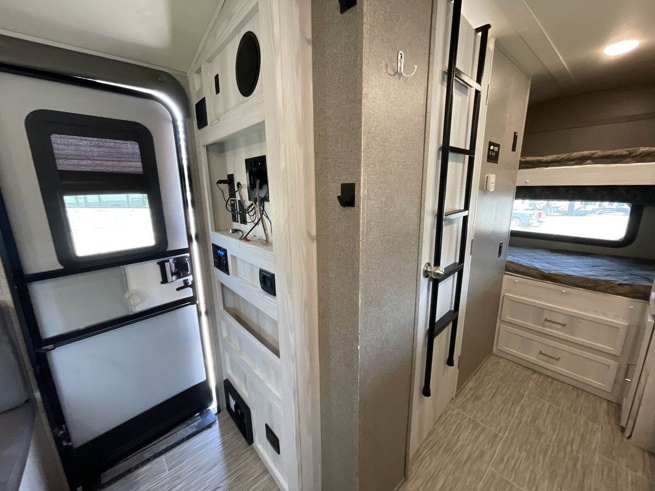 2019 FOREST RIVER FLAGSTAFF E-PRO 16BH