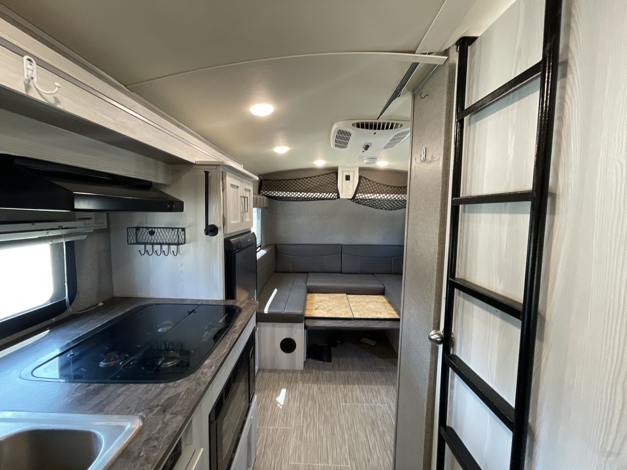 2019 FOREST RIVER FLAGSTAFF E-PRO 16BH