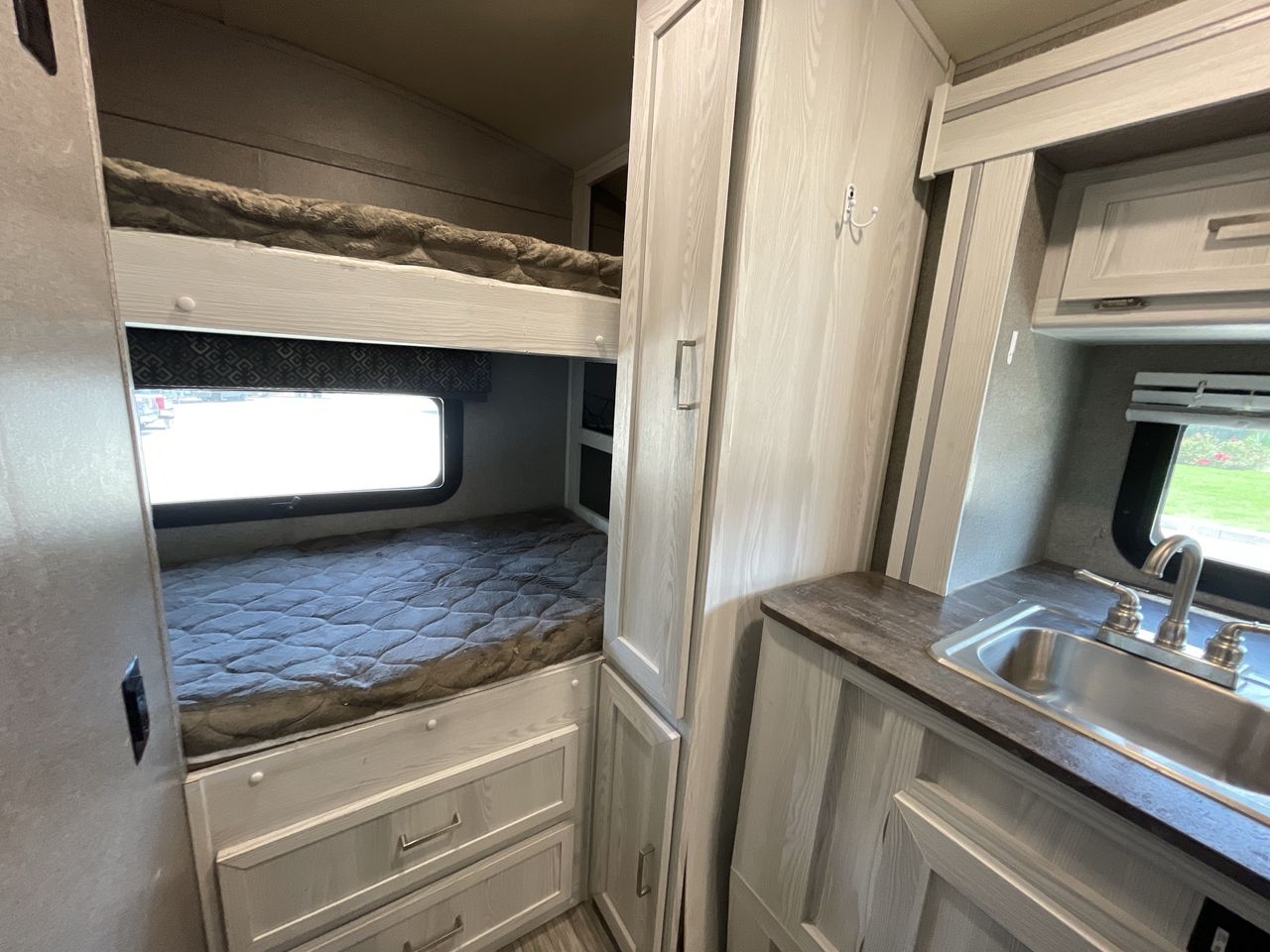 2019 FOREST RIVER FLAGSTAFF E-PRO 16BH