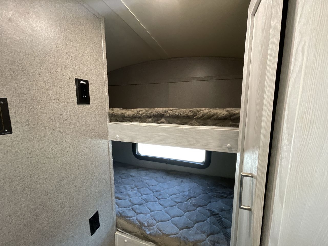 2019 FOREST RIVER FLAGSTAFF E-PRO 16BH