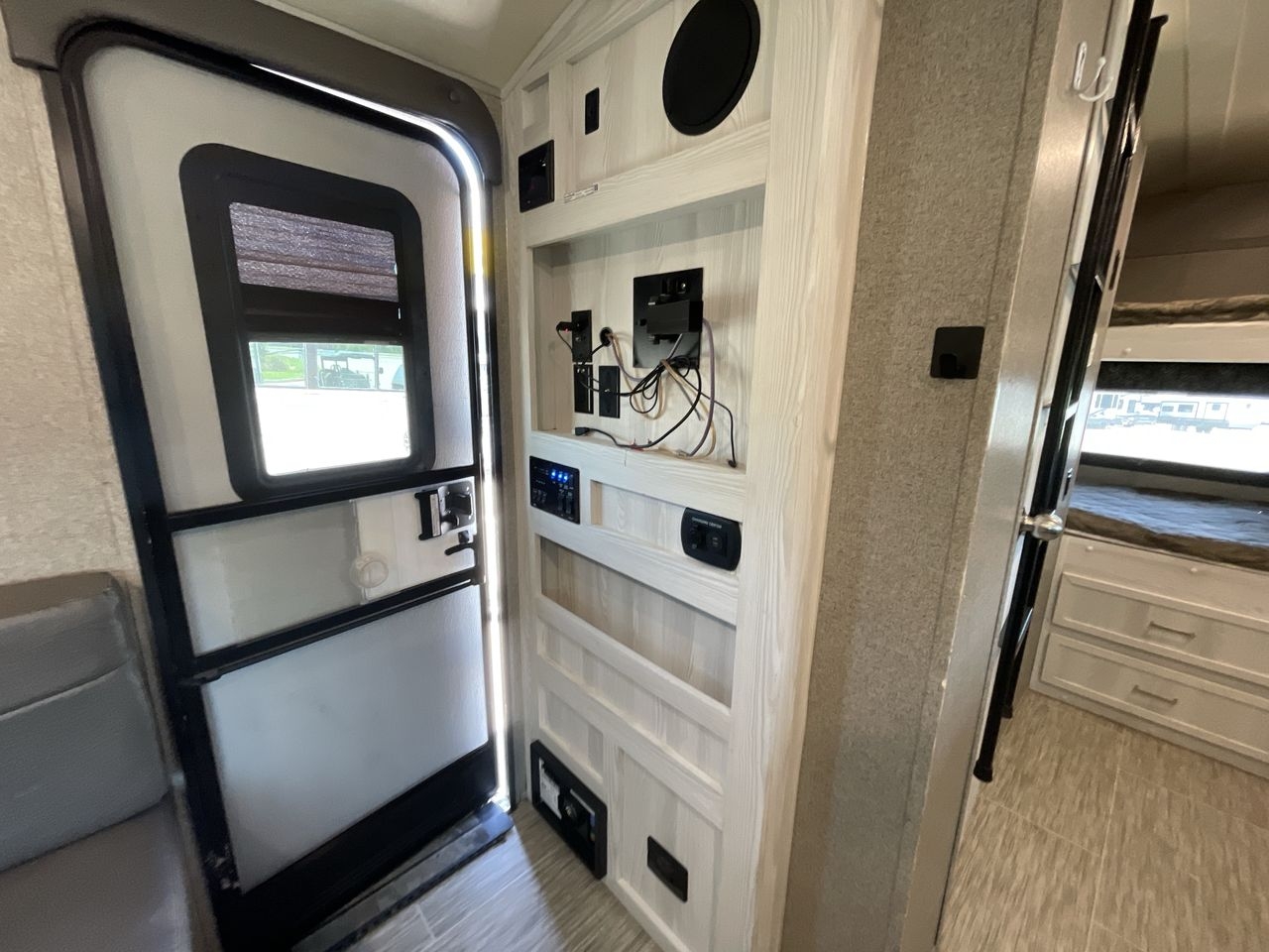 2019 FOREST RIVER FLAGSTAFF E-PRO 16BH