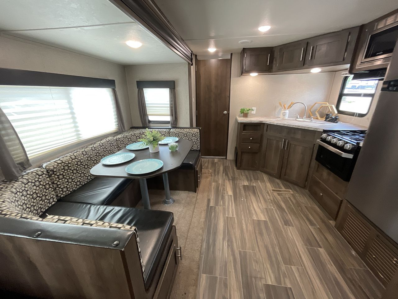 2019 FOREST RIVER SHASTA 28BH