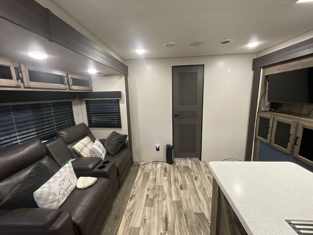 2021 KZ RV SPORTTREK 343VIB