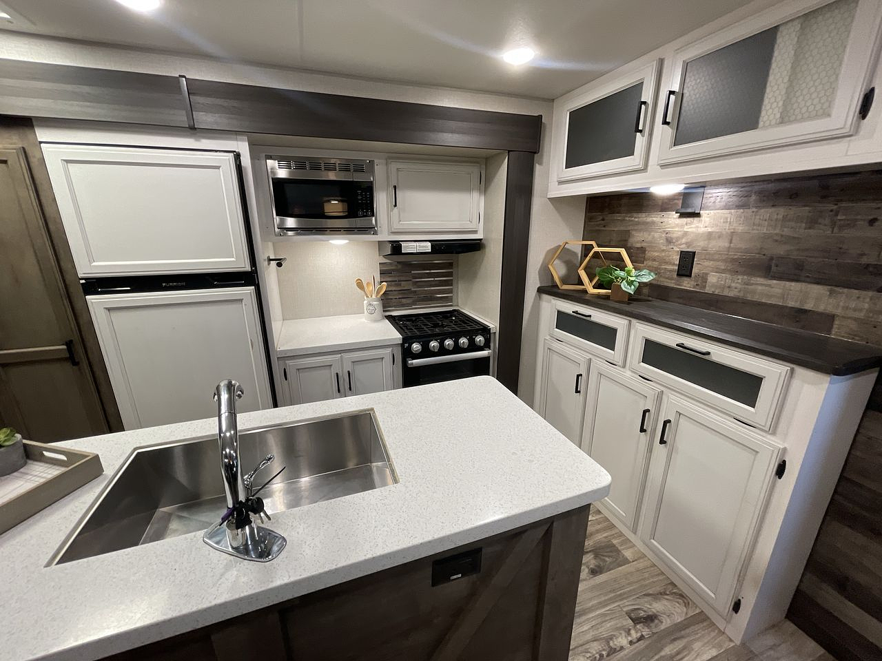 2021 KZ RV SPORTTREK 343VIB