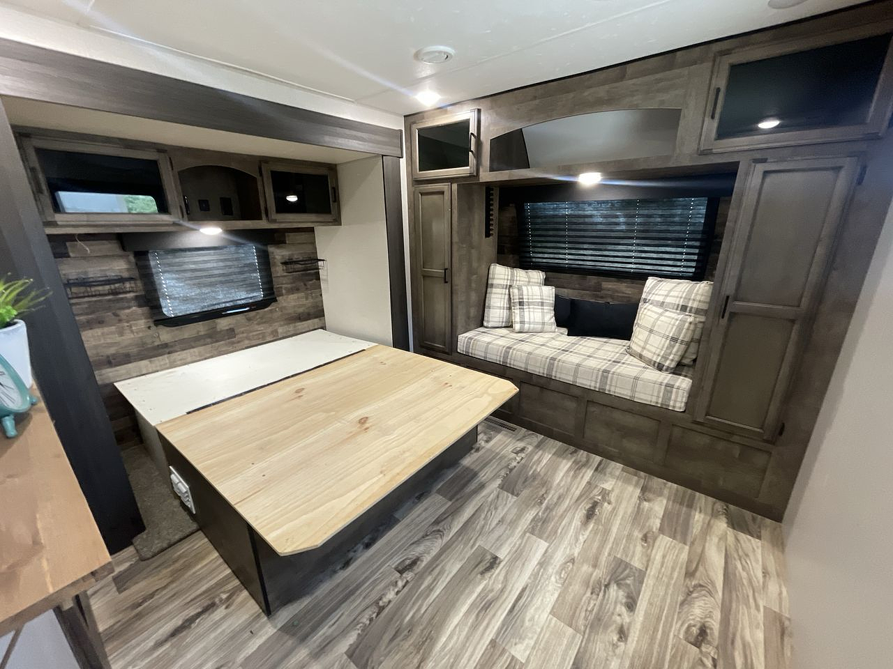 2021 KZ RV SPORTTREK 343VIB