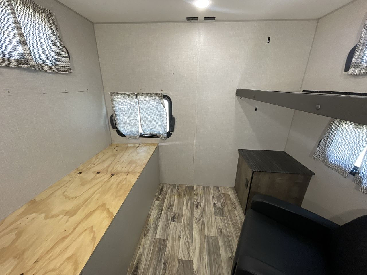 2021 KZ RV SPORTTREK 343VIB