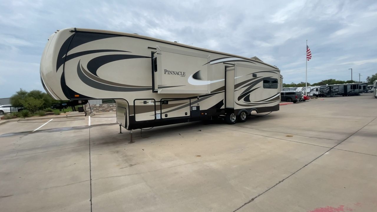 2016 JAYCO PINNACLE 37