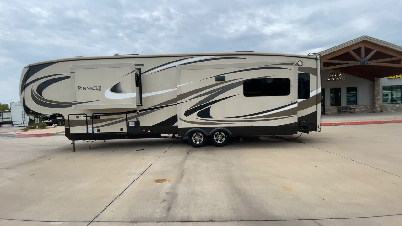 2016 JAYCO PINNACLE 37