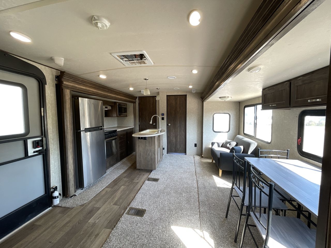 2018 FOREST RIVER VIBE 313BHS