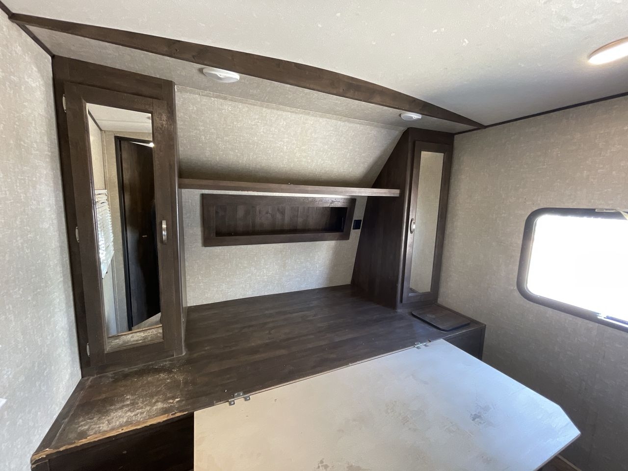 2018 FOREST RIVER VIBE 313BHS