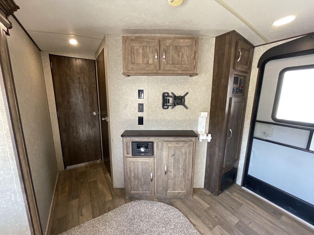 2018 FOREST RIVER VIBE 313BHS