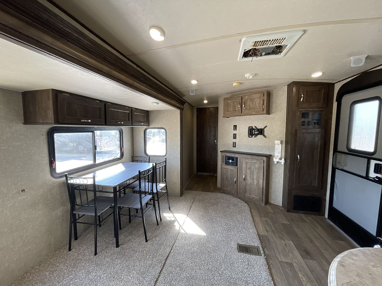 2018 FOREST RIVER VIBE 313BHS