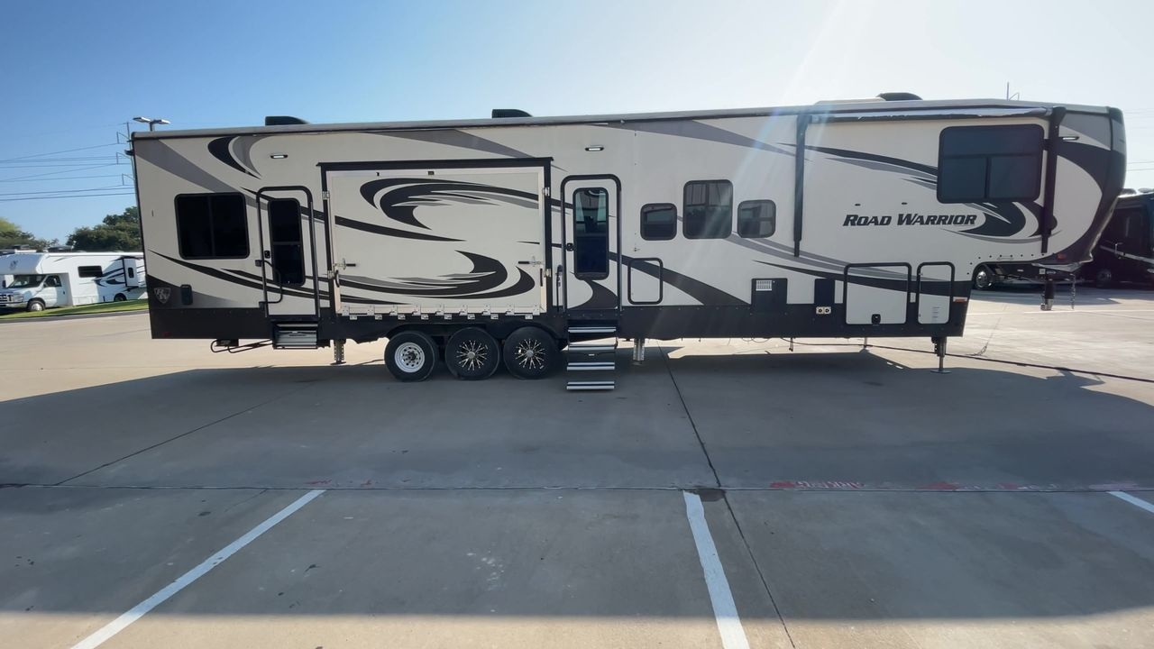 2017 HEARTLAND ROAD WARRIOR 427