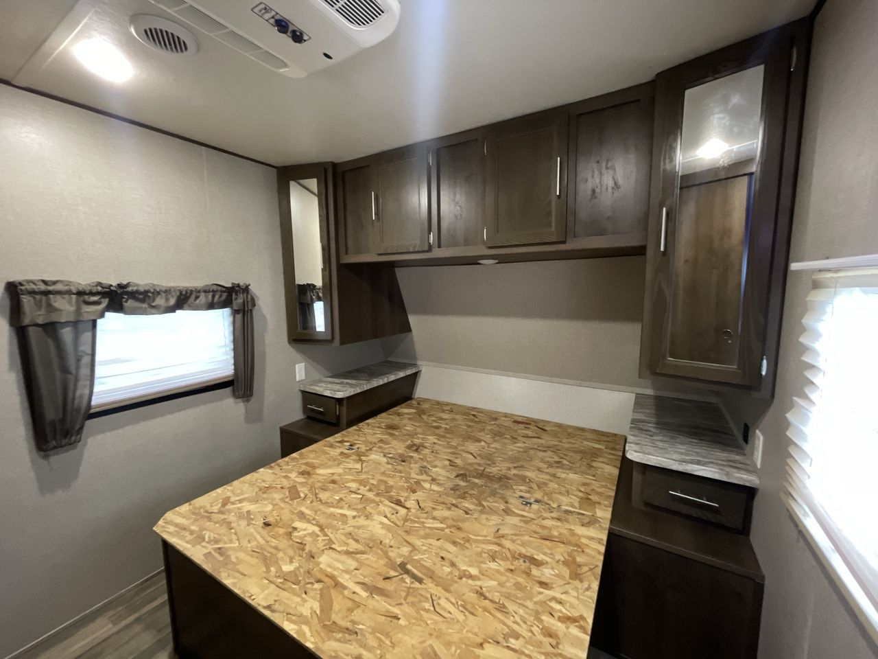 2019 FOREST RIVER SHASTA 27BH