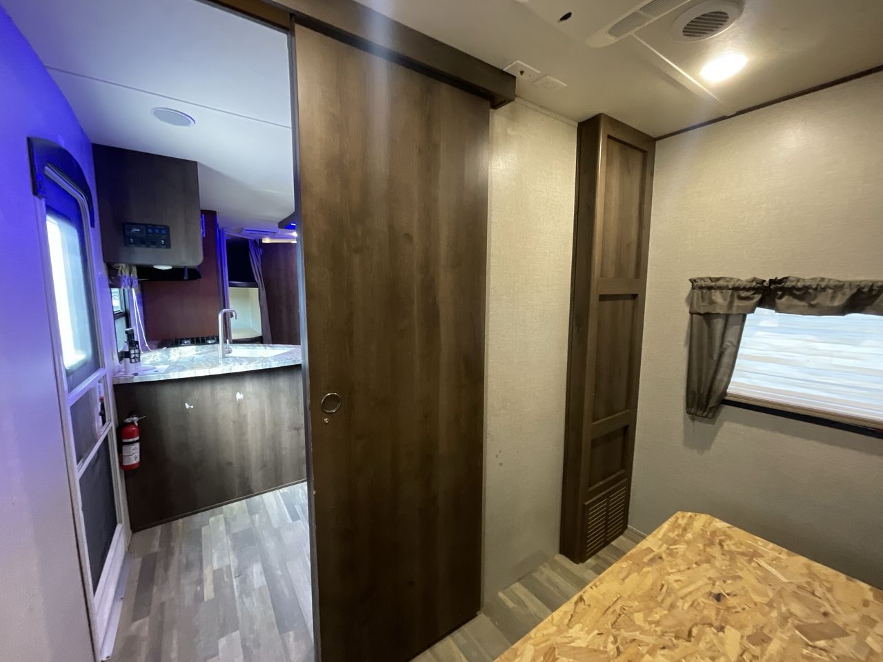 2019 FOREST RIVER SHASTA 27BH