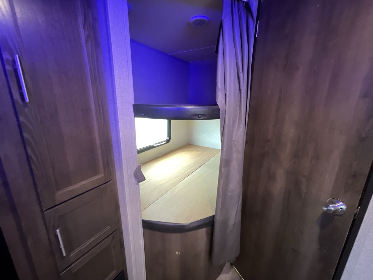 2019 FOREST RIVER SHASTA 27BH