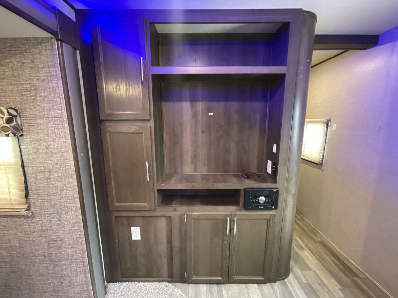 2019 FOREST RIVER SHASTA 27BH