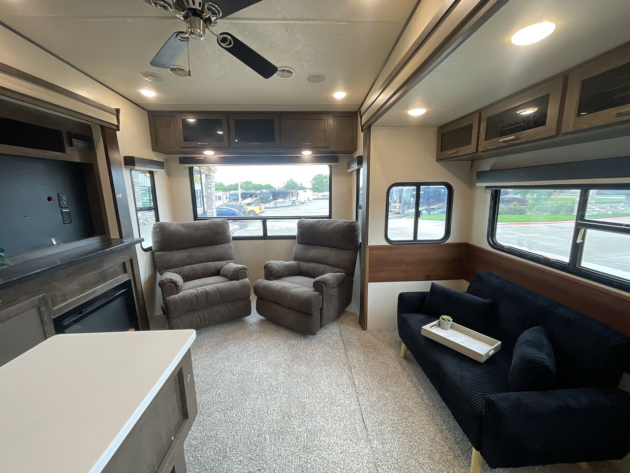 2019 HEMISPHERE 368RLBHK