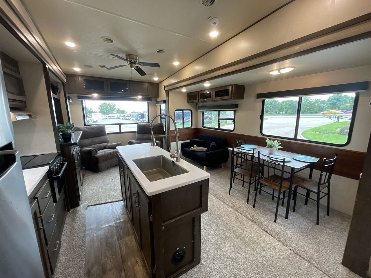 2019 HEMISPHERE 368RLBHK