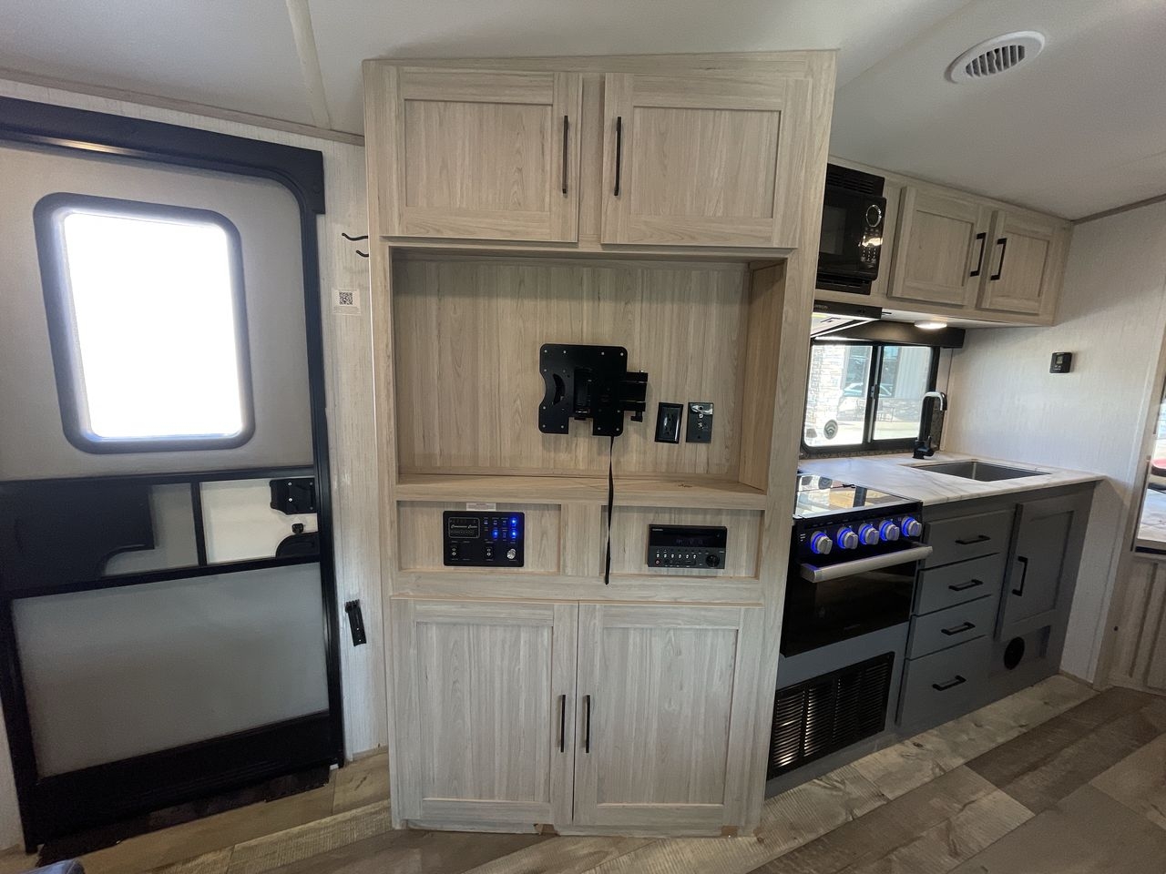 2022 HEARTLAND SUNDANCE 265BH