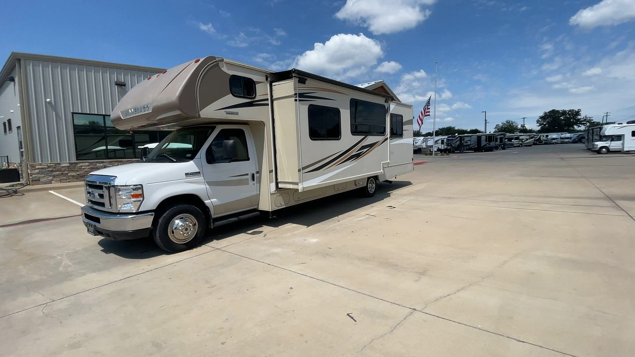 2018 WINNEBAGO MINNIE WINNIE 31K