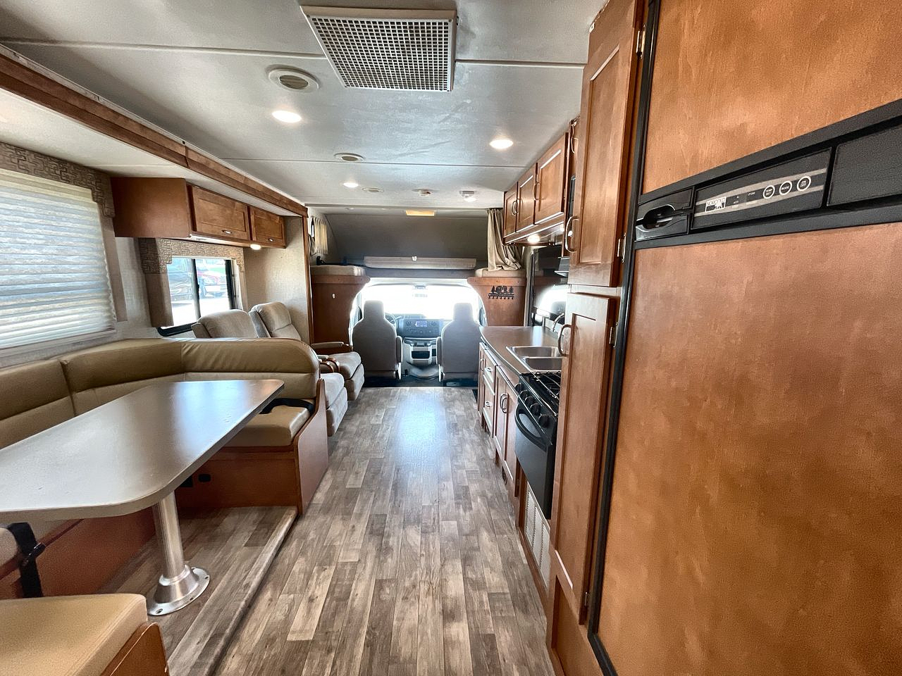2018 WINNEBAGO MINNIE WINNIE 31K