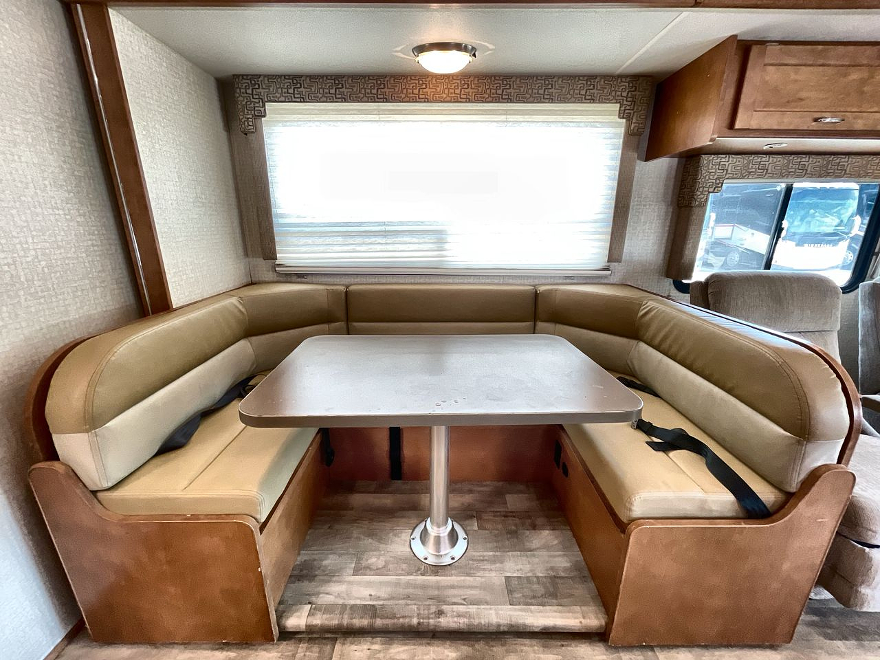 2018 WINNEBAGO MINNIE WINNIE 31K