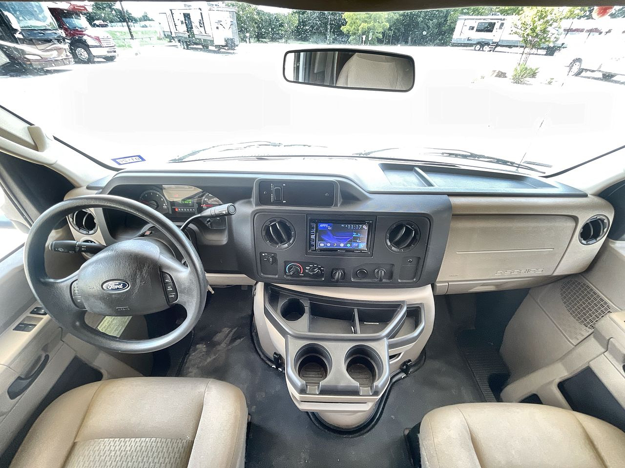 2018 WINNEBAGO MINNIE WINNIE 31K