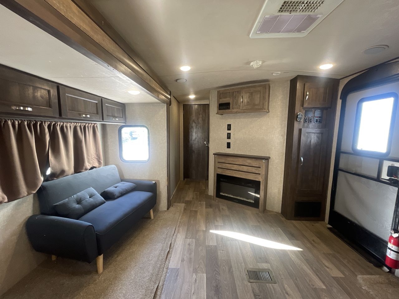 2018 FOREST RIVER VIBE 313BHS