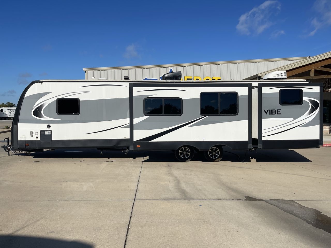 2018 FOREST RIVER VIBE 313BHS