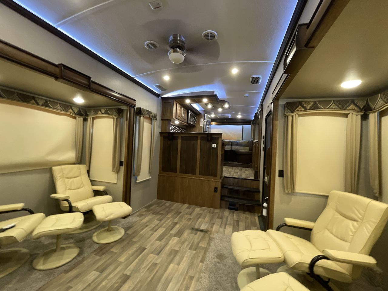 2018 KEYSTONE MONTANA 3820FK