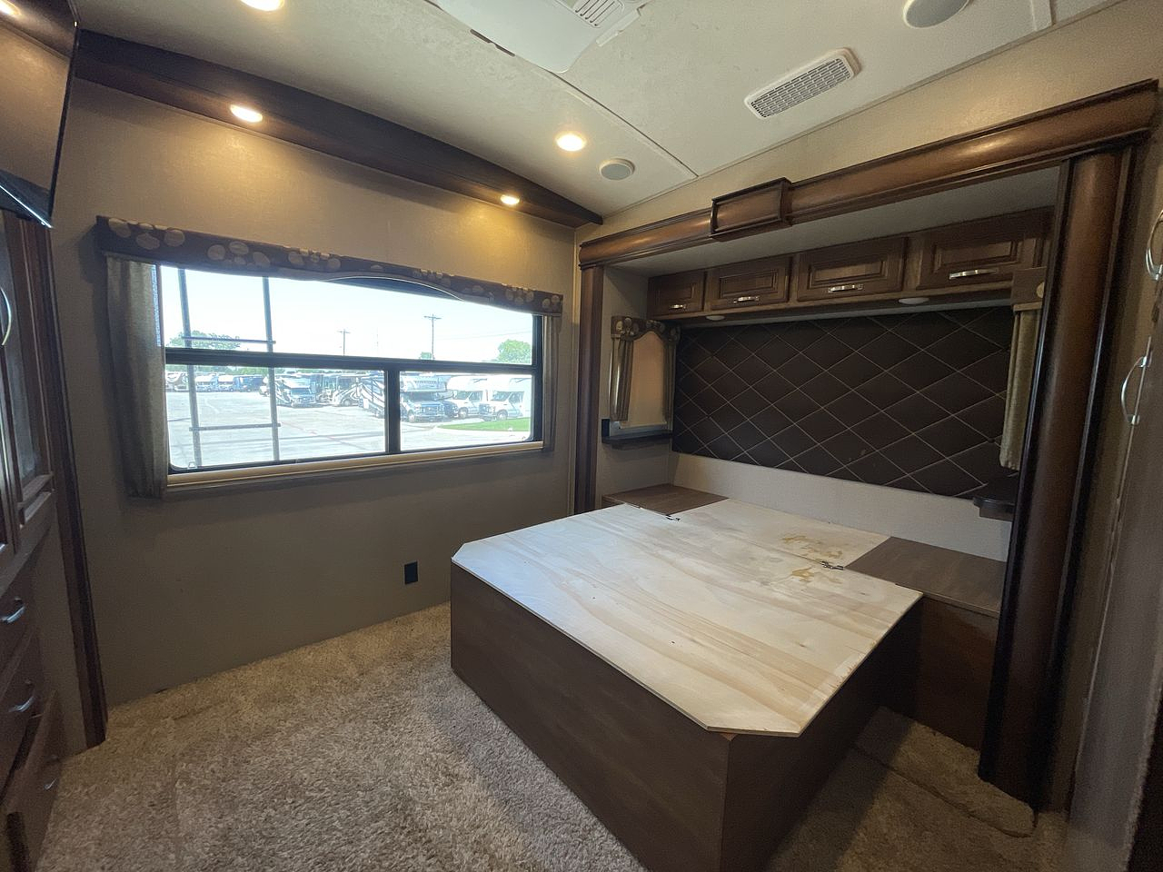 2018 KEYSTONE MONTANA 3820FK