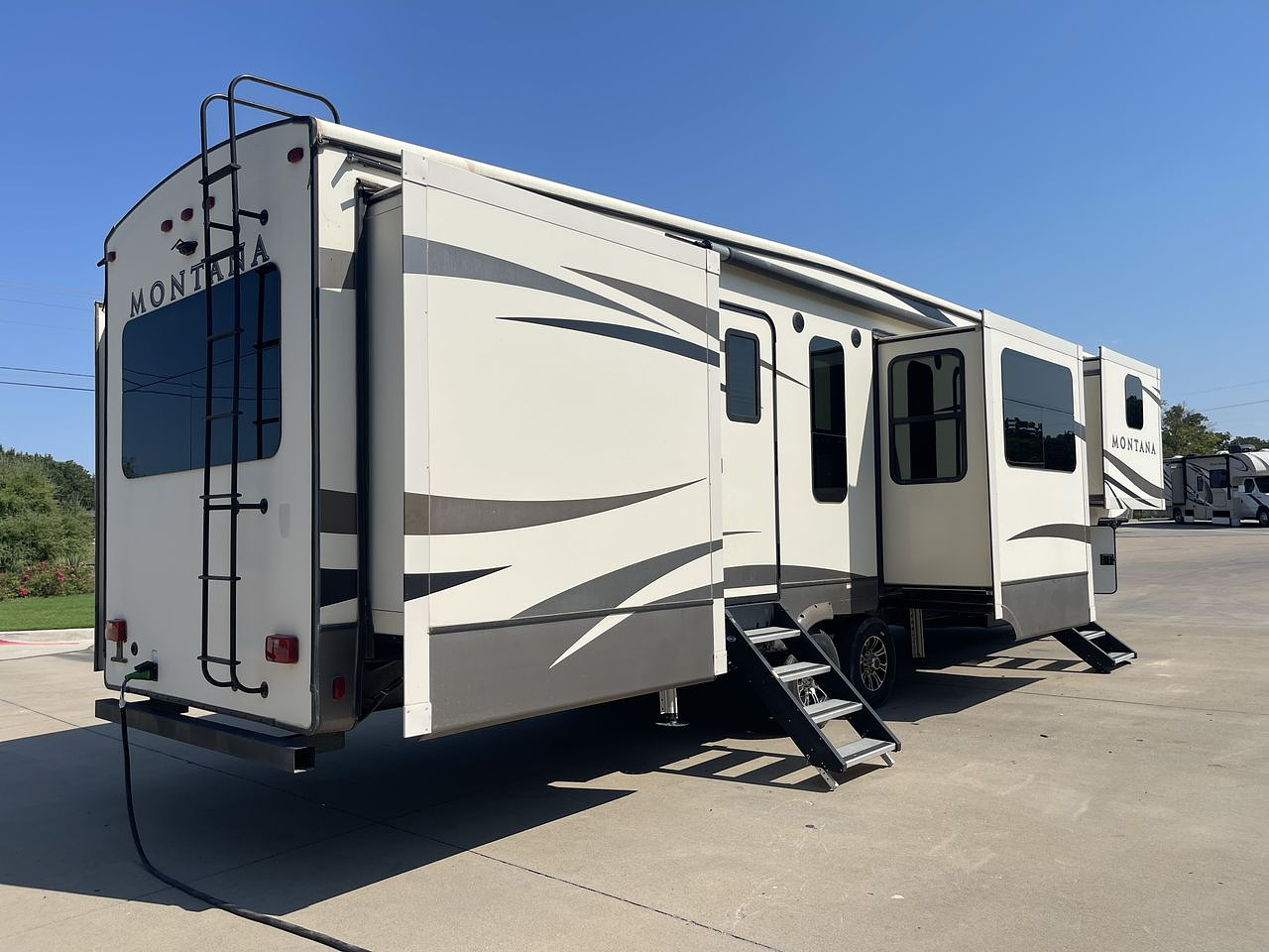 2018 KEYSTONE MONTANA 3820FK