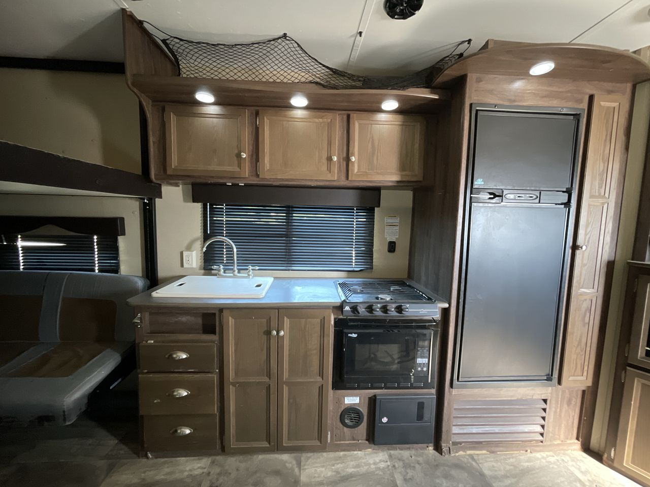 2015 DUTCHMEN RUBICON 2500