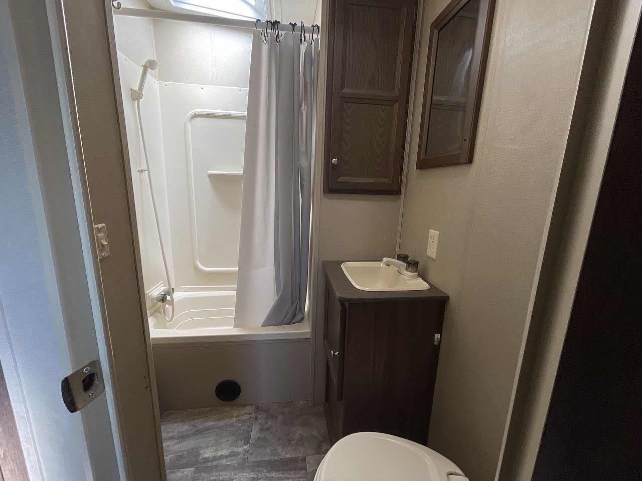 2015 DUTCHMEN RUBICON 2500